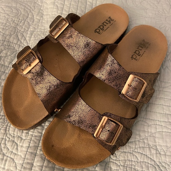 mudd footbed sandals